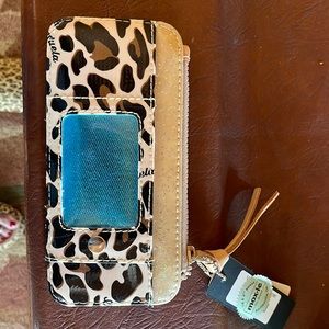 Nwt credit/coin organizer leopard/turquoise